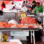 Paradas con marisco en el mercado de pescado de Bergen